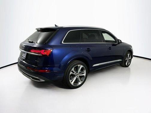 2022 Audi Q7 55 Premium Plus