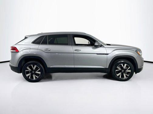 Pyrite Silver Metallic 2023 Volkswagen Atlas Cross Sport 2.0T SE