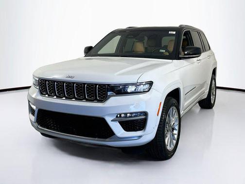 2023 Jeep Grand Cherokee Summit