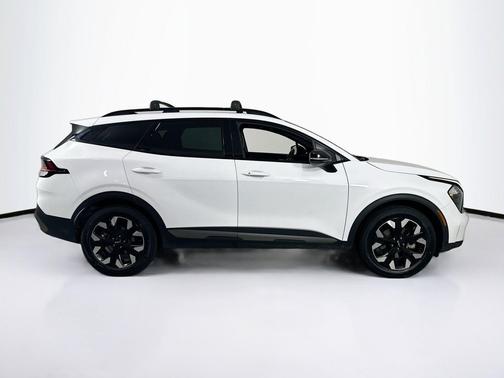 Glacial White Pearl 2023 Kia Sportage X-Line