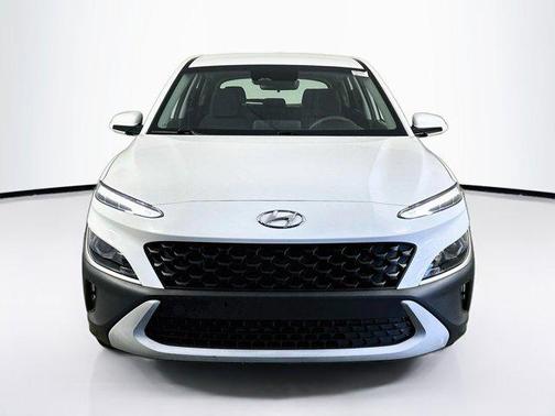 Lunar White 2023 Hyundai KONA SE