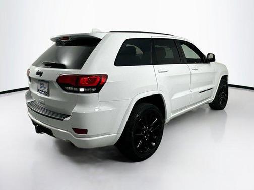 2022 Jeep Grand Cherokee Laredo