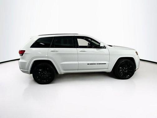 2022 Jeep Grand Cherokee Laredo