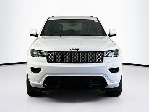 2022 Jeep Grand Cherokee Laredo