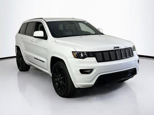 2022 Jeep Grand Cherokee Laredo