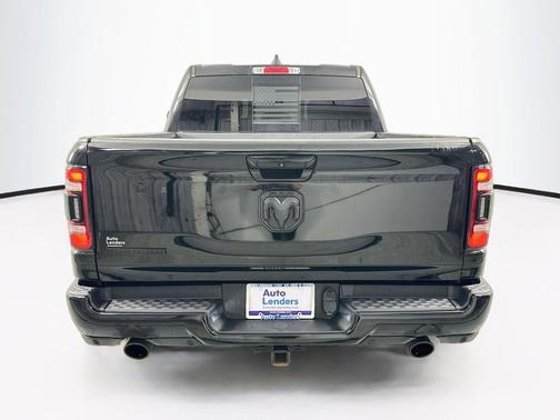 Diamond Black Crystal Pearlcoat 2024 RAM 1500 Big Horn/Lone Star