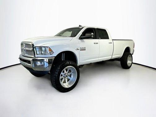 2017 RAM 3500 SLT Crew Cab 4x4 8' Box