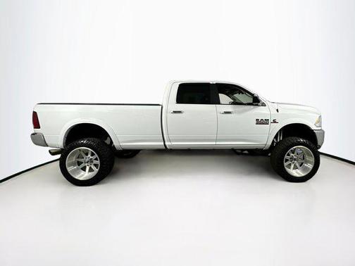 2017 RAM 3500 SLT Crew Cab 4x4 8' Box