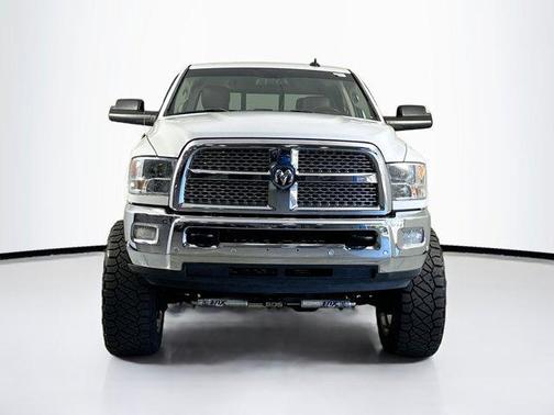 2017 RAM 3500 SLT Crew Cab 4x4 8' Box