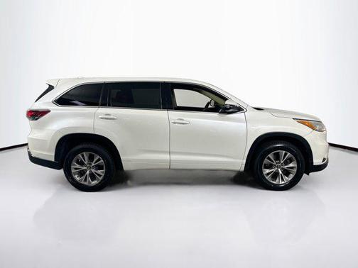 2016 Toyota Highlander LE Plus