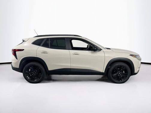 White Sands 2026 Chevrolet Trax FWD ACTIV
