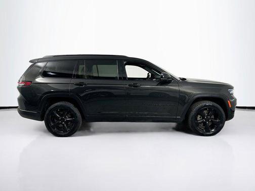 Rocky Mountain Pearlcoat 2023 Jeep Grand Cherokee L Limited