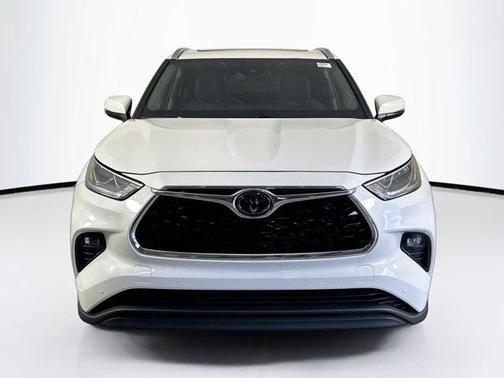Blizzard Pearl 2020 Toyota Highlander Limited