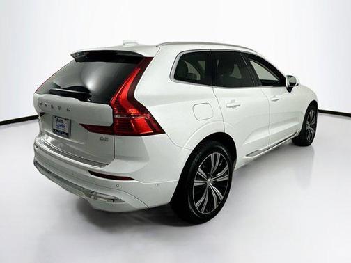 2023 Volvo XC60 B5 Plus Bright Theme