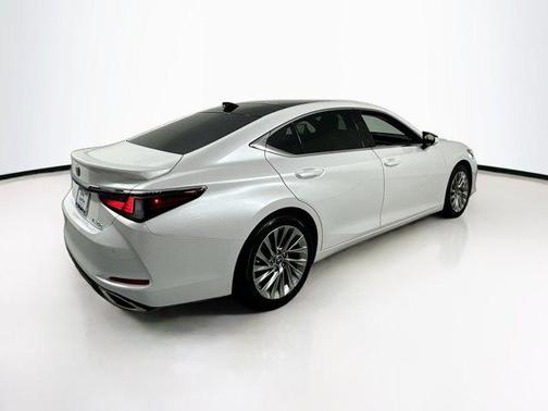 2022 Lexus ES 350 Ultra Luxury