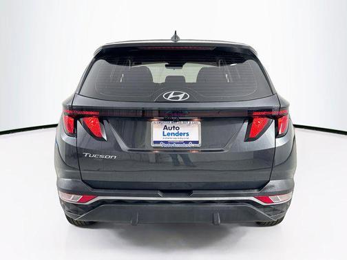 2023 Hyundai TUCSON SE