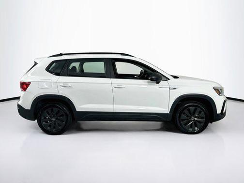 Pure White 2023 Volkswagen Taos 1.5T S