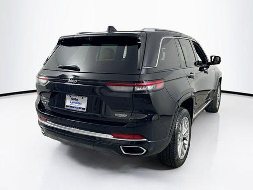 2023 Jeep Grand Cherokee Summit