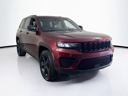 Velvet Red Pearlcoat 2023 Jeep Grand Cherokee Altitude