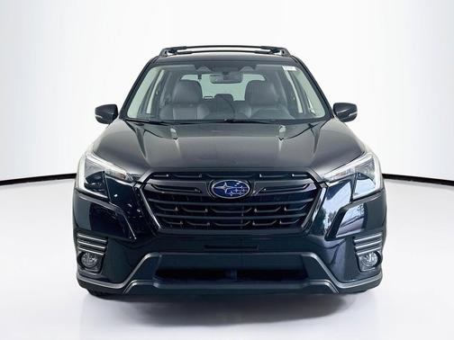 Crystal Black Silica 2023 Subaru Forester Limited