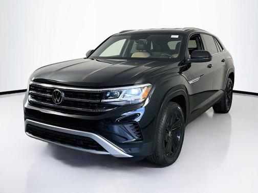 Deep Black Pearl 2023 Volkswagen Atlas Cross Sport 3.6L V6 SE w/Technology