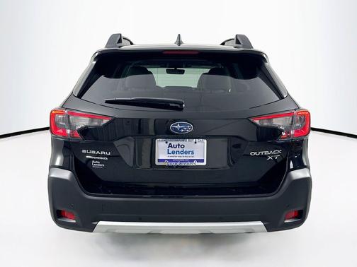Crystal Black Silica 2023 Subaru Outback Limited XT