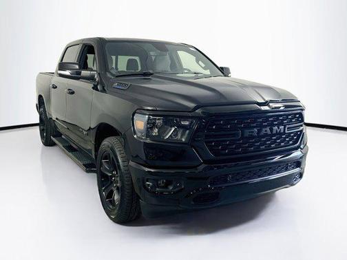 Diamond Black Crystal Pearlcoat 2022 RAM 1500 Big Horn/Lone Star