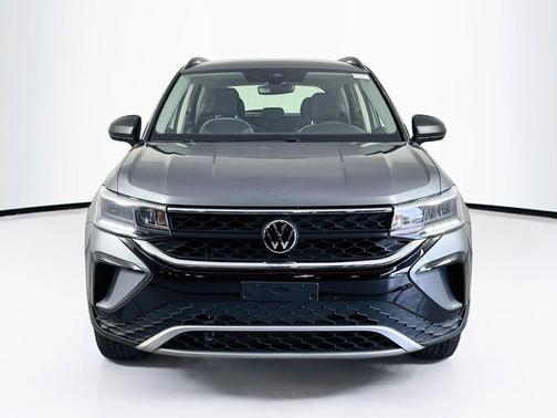 Platinum Gray Metallic 2024 Volkswagen Taos 1.5T S