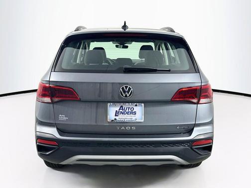 Platinum Gray Metallic 2024 Volkswagen Taos 1.5T S