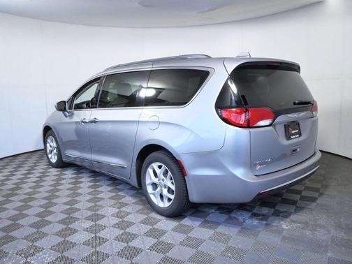 Billet Silver Metallic 2017 Chrysler Pacifica Touring-L Plus