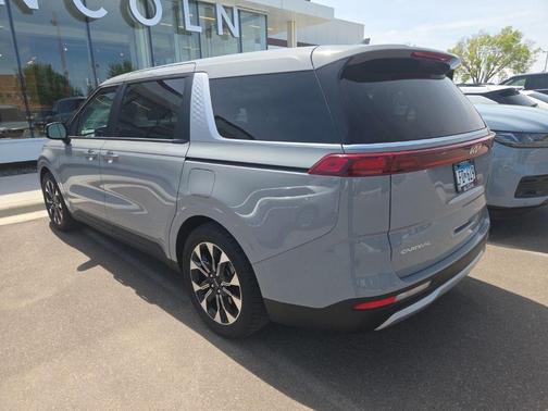 Ceramic White 2024 Kia Carnival EX