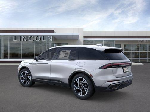 Radiance Metallic 2026 Lincoln Nautilus Premiere