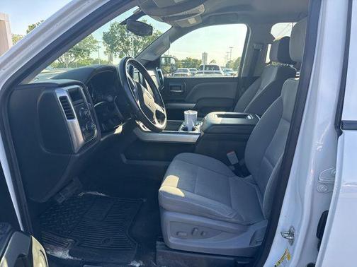 Summit White 2018 Chevrolet Silverado 1500 2LT