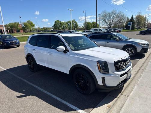 White Pearl 2022 Kia Telluride SX