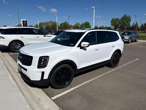 White Pearl 2022 Kia Telluride SX