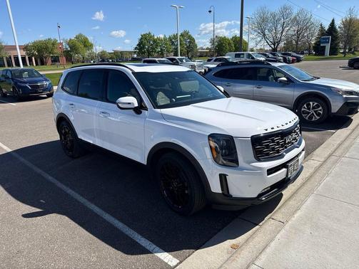White Pearl 2022 Kia Telluride SX