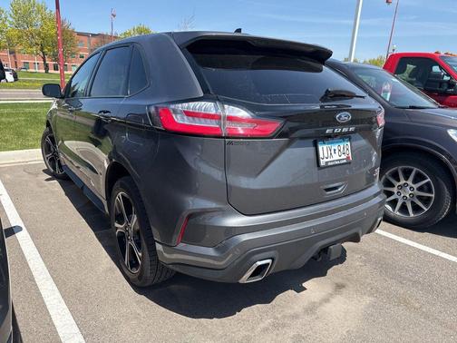 Gray Metallic 2022 Ford Edge ST