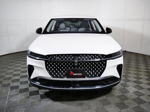 White Platinum Clearcoat Metallic 2026 Lincoln Nautilus Premiere