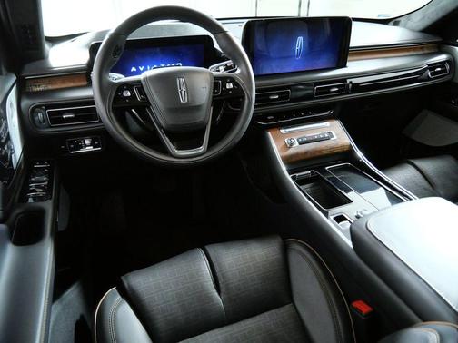 Black Metallic 2025 Lincoln Aviator Black Label AWD