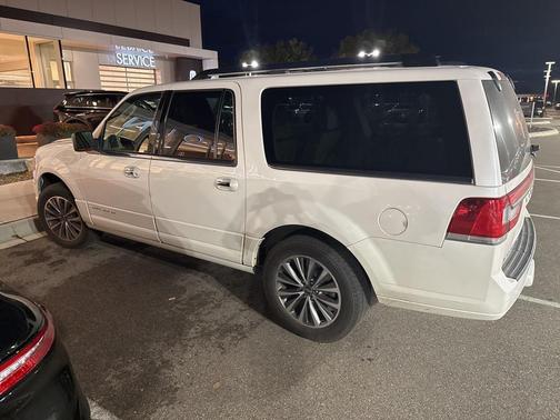 2015 Lincoln Navigator Base