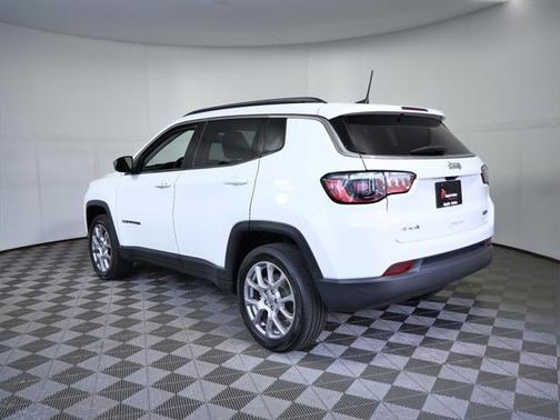 2022 Jeep Compass Latitude Lux
