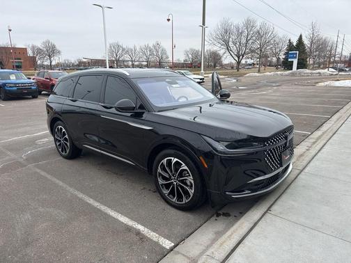 Infinite Black Metallic Clearcoat 2024 Lincoln Nautilus Reserve