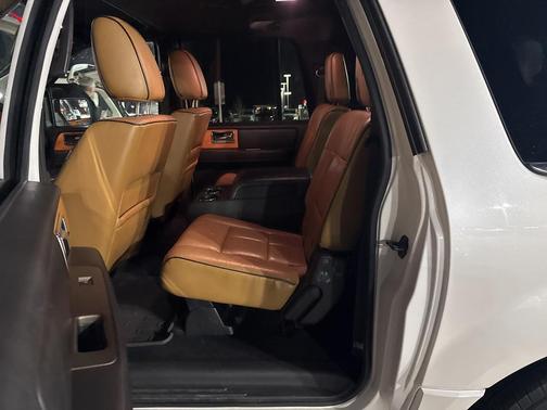 2013 Lincoln Navigator Base