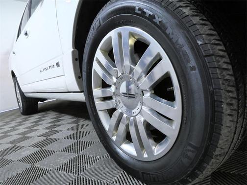 2013 Lincoln Navigator Base