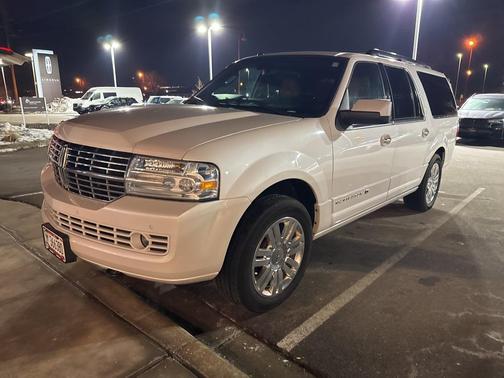2013 Lincoln Navigator Base