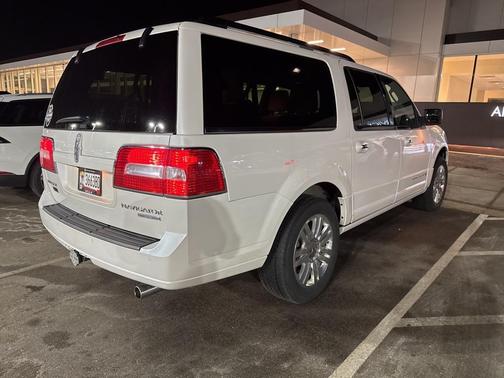 2013 Lincoln Navigator Base
