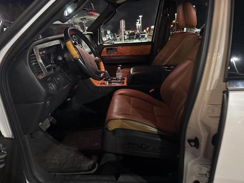 2013 Lincoln Navigator Base