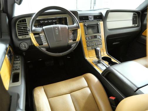 2013 Lincoln Navigator Base