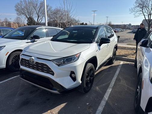 2019 Toyota RAV4 Hybrid SE