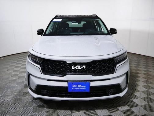 Wolf Gray 2023 Kia Sorento SX